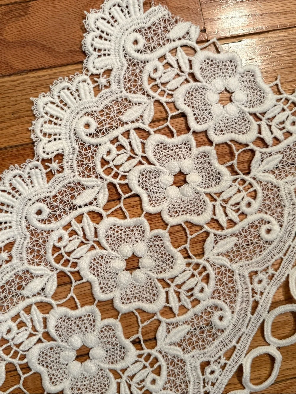 White Floral Lace Valance Elegant Home Accent cottage coquette Prairie country